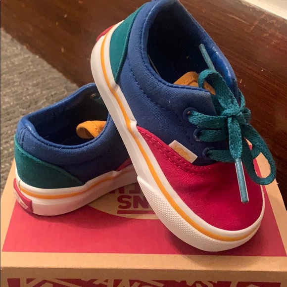 Vans - Picture 3 of 3